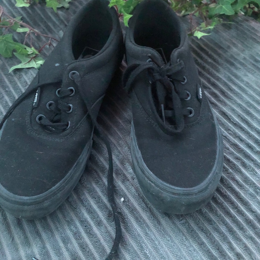 Vans - Picture 2 of 4
